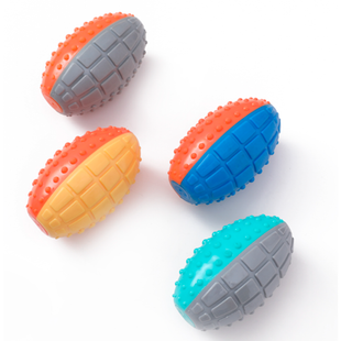 Zabawka TM JoyPet dla ps&oacute;w owalna piłka z piszczałką 14&times;8 cm
